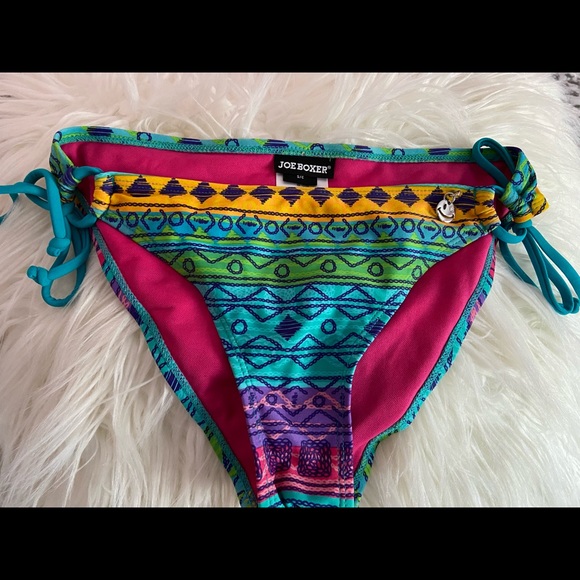 Bikini Set - Picture 3 of 5